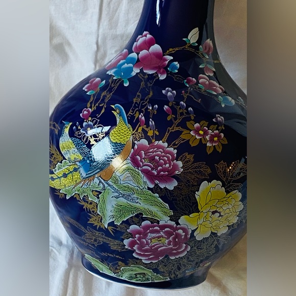 NWT Exotic Orient Style Vase Adorned w/Graceful Birds & Orchids- Pottery Picture - Picture 10 of 16